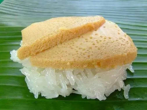Thai Egg Custard with Sweet Sticky Rice