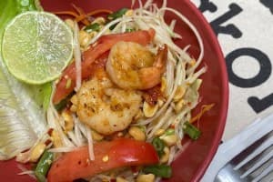 Green Papaya Salad (Som Tum)